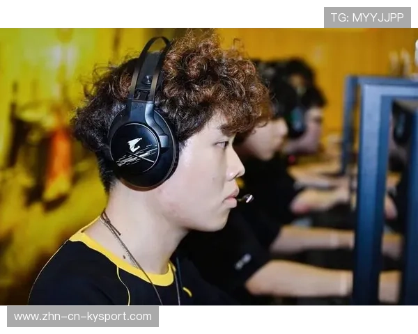 电竞选手转型教练助力培养新力量,电竞职业选手训练视频