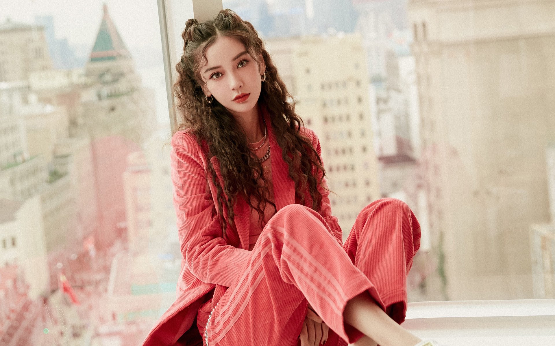 拉尼·帕利斯特冲刺瞬间吸引全场目光,帕尼尼利拉德